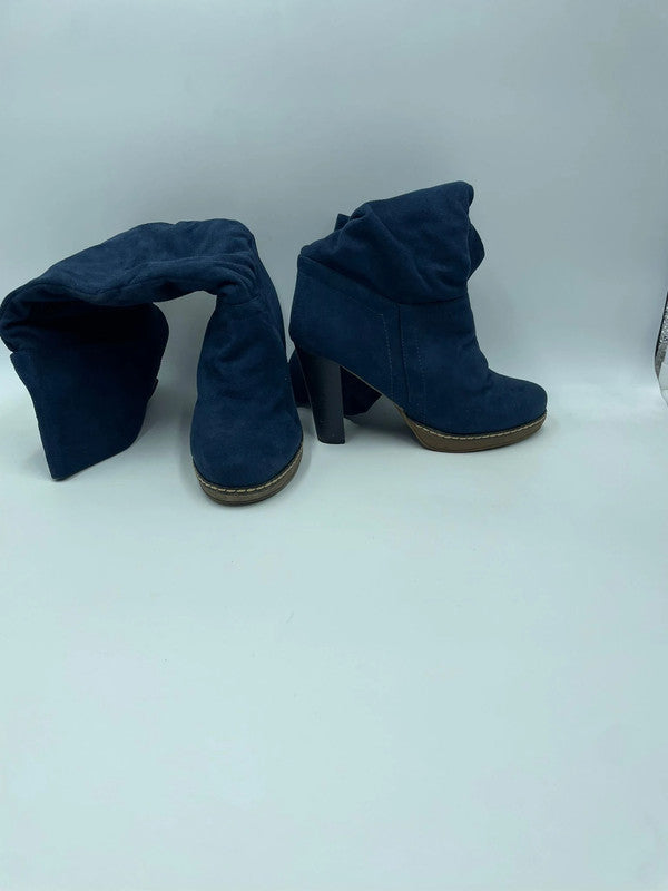 Stivaletti blu in camoscio con tacco alto