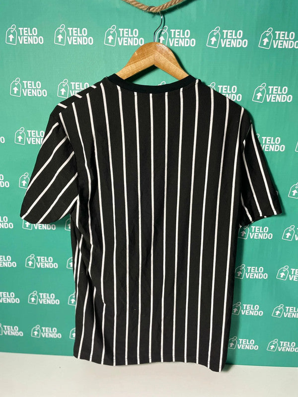 👕 T-shirt nera a righe verticali bianche - taglia M