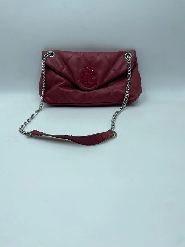 Borsa trapuntata bordeaux con catena – elegante e capiente