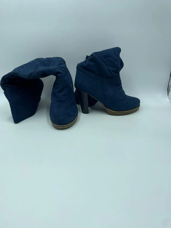 Stivaletti blu in camoscio con tacco alto
